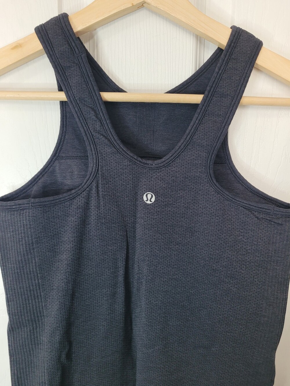 Lululemon High Neck Tank - Picture 4 of 4